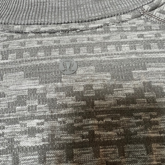 Lululemon Rest less 1/4 zip pullover size 6 - Picture 3 of 3